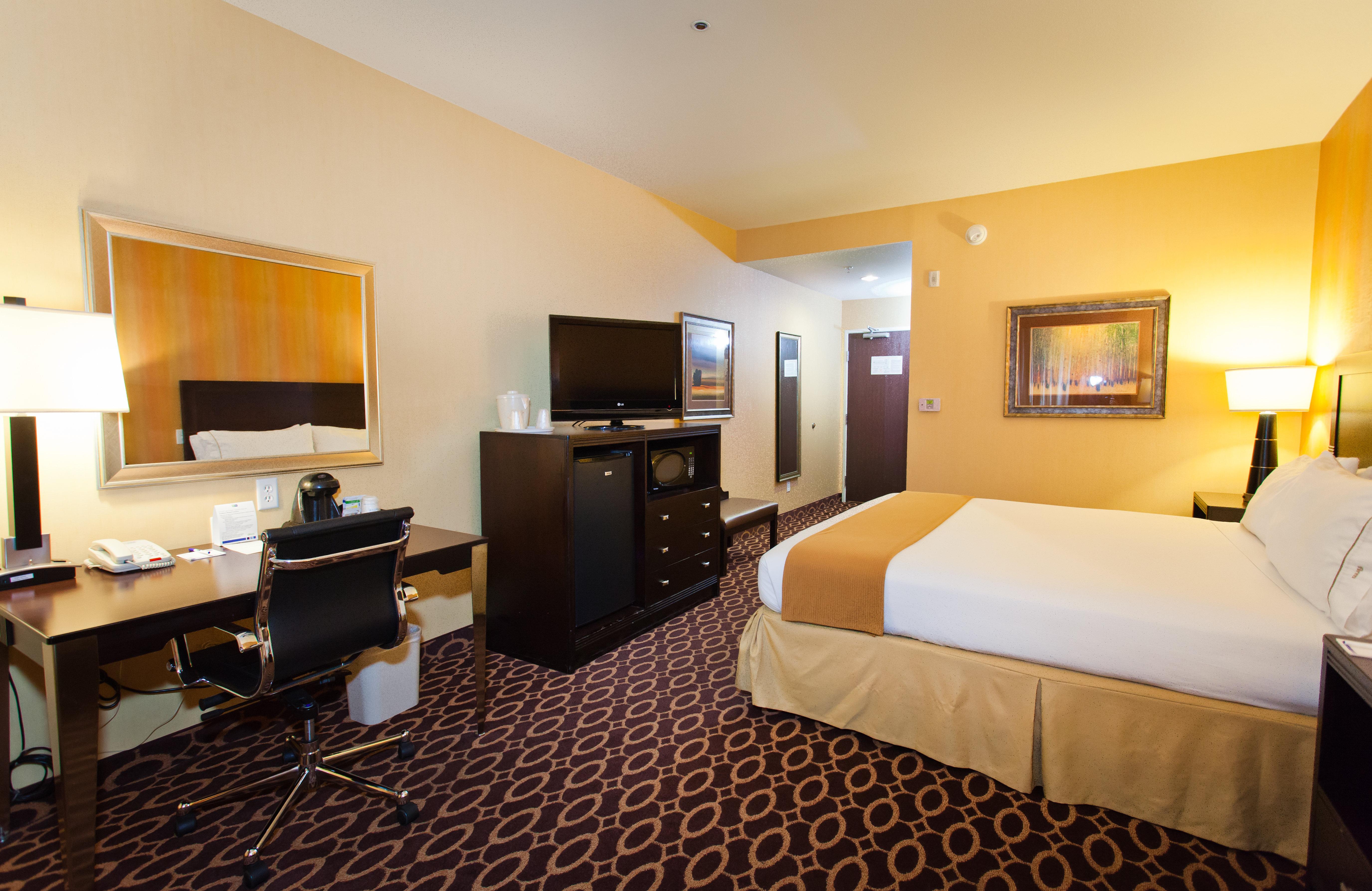 Holiday Inn Express & Suites Sacramento Ne Cal Expo By Ihg Exterior photo