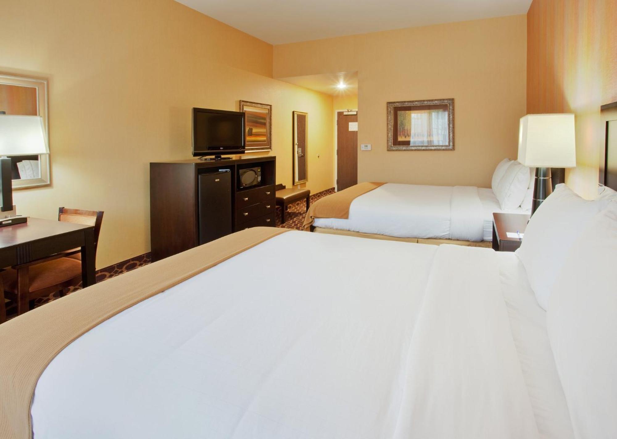 Holiday Inn Express & Suites Sacramento Ne Cal Expo By Ihg Exterior photo