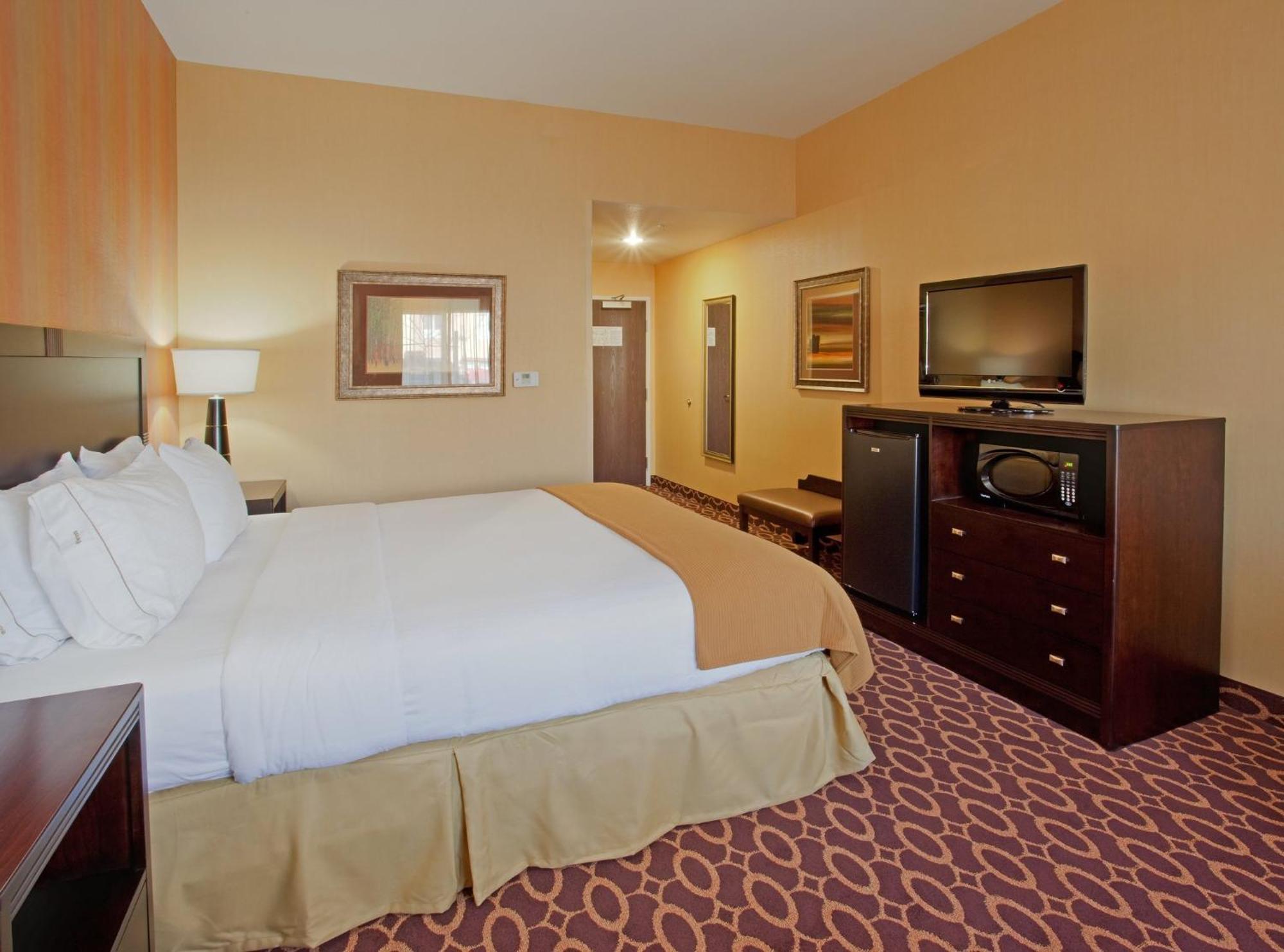Holiday Inn Express & Suites Sacramento Ne Cal Expo By Ihg Exterior photo