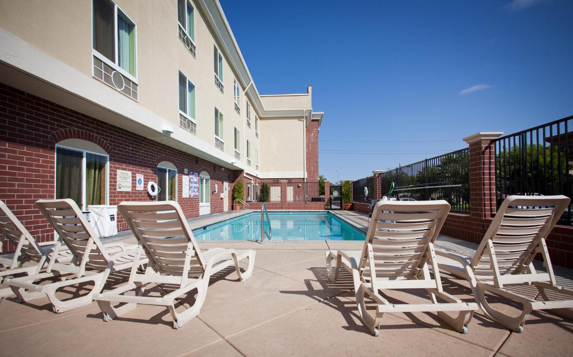 Holiday Inn Express & Suites Sacramento Ne Cal Expo By Ihg Exterior photo