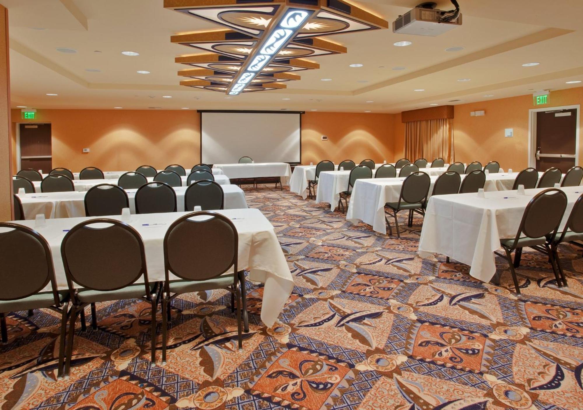 Holiday Inn Express & Suites Sacramento Ne Cal Expo By Ihg Exterior photo